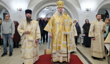 Митрополит Корнилий 10 января совершил всенощное бдение в Троицком храме Архангельска Митрополит Корнилий 10 января совершил всенощное бдение в Троицком храме Архангельска