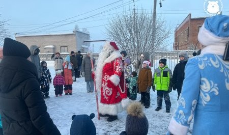 В Рикасихи единороссы провели рождественский праздник для детей