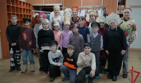 В Архангельске Северный народный хор выступил перед детьми росгвардейцев – участников СВО из Санкт-Петербурга