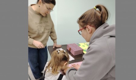 В Каргополе проходят занятия в семейной мастерской «Искусство творить вместе»