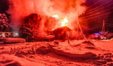 Новогодняя гирлянда едва не стала причиной трагедии в Архангельской области