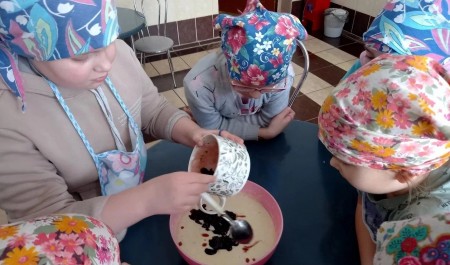 «Вкусная среда»: в Каргопольском округе подросткам помогают освоить бытовые навыки через кулинарию