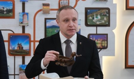 Общественность и депутаты Архангельска почтили память знаменитого поэта