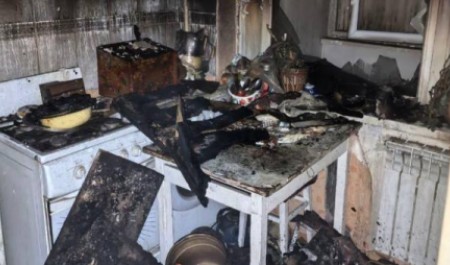 Утреннее огненное ЧП в жилом доме Архангельска унесло жизнь пожилой женщины