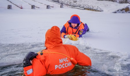 Порядка 7 тысяч сотрудников МЧС России будут дежурить в местах Крещенских купаний