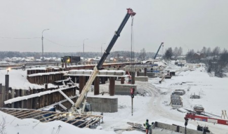 В Вельском округе продолжается капитальный ремонт моста через Вель 