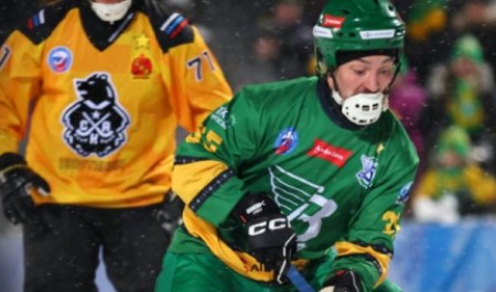 Архангельский «Водник» уступил лидеру чемпионата в домашнем матче на льду