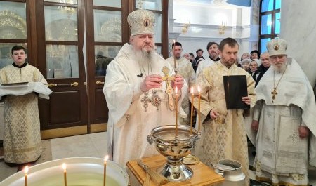 Митрополит Корнилий совершил Великое освящение воды
