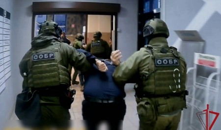 В Архангельске при участии СОБР Росгвардии задержаны двое подозреваемых в хищении боеприпасов