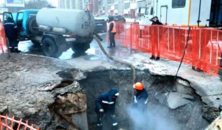 Глава Архангельска рассказал, когда в Соломбале вернут тепло после прорыва на сетях