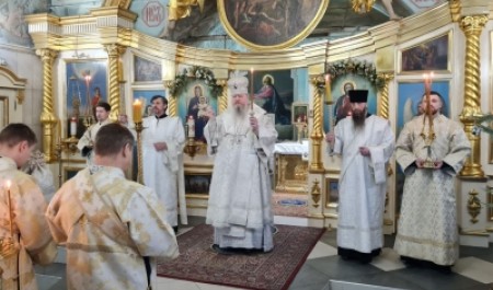 Митрополит Корнилий совершил всенощное бдение в канун праздника Собора Иоанна Предтечи