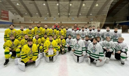 Хоккеисты «УЛК» – победители регионального этапа турнира «Золотая шайба»