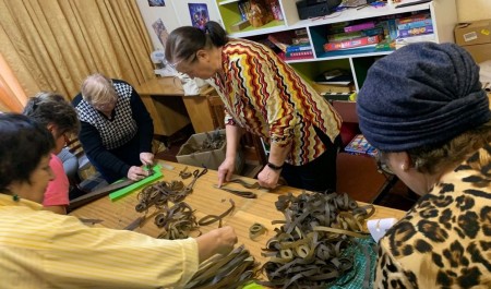 Мастерицы Поморья помогают бойцам СВО