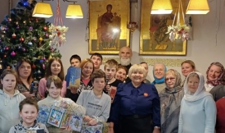 В архангельском Александро-Невском храме прошел семейный праздник для детей из центра «Мамонтенок»