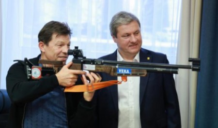 Именитый олимпийский чемпион поддержал развитие биатлона в Архангельске