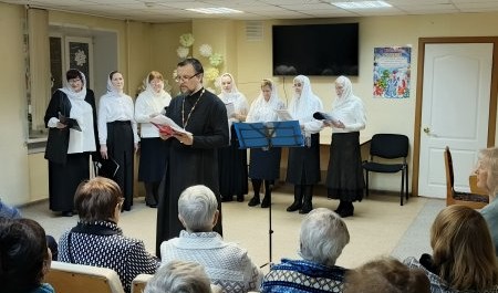 Святочный концерт прошел в реабилитационном центре "Родник" Святочный концерт прошел в реабилитационном центре "Родник"