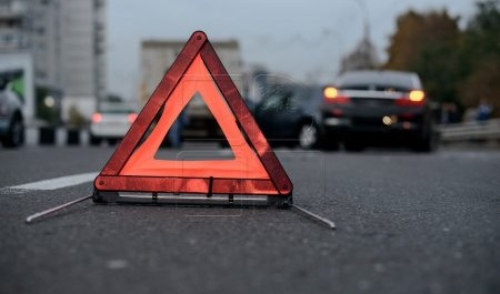 В Архангельске "поцеловались" рейсовый автобус и "китаец"