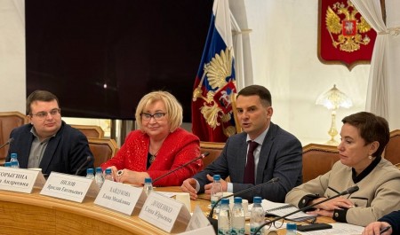 Женская палата депутатов Архангельской области обсудила в Госдуме систему активного долголетия