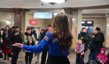 Обучающиеся Академии ГПС МЧС России выступили в метро для жителей Москвы