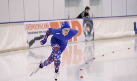 Конькобежец Кирилл Деменев – серебряный призёр первенства Северо-Запада России