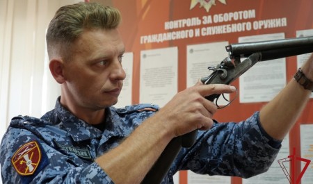 В Архангельской области сотрудники Росгвардии проверили за неделю 175 владельцев оружия и около 200 раз выезжали по сигналам «тревога» В Архангельской области сотрудники Росгвардии проверили за неделю 175 владельцев оружия и около 200 раз выезжали по сигналам «тревога»