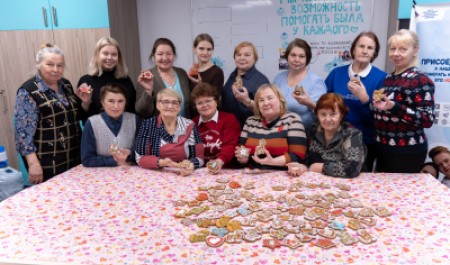 Серебряные волонтеры САФУ сделали козули для бойцов спецоперации