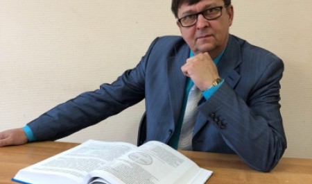 Юрий Суриков представил вторую часть учебного пособия «Педагогика»