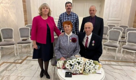 В Архангельске супруги Рашевы отмечают железную свадьбу