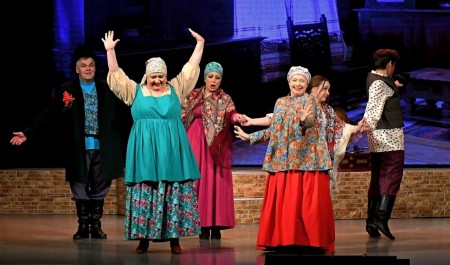 Котласский драматический театр отметил 90-летний юбилей