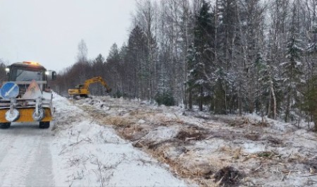 На участке автодороги Долматово – Пудож продолжается подготовка к основному этапу капитального ремонта
