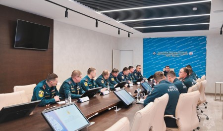 Заместители главы МЧС России провели занятия со слушателями Академии ГПС МЧС России