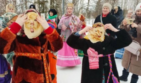 Архангельские «Малые Корелы» зовут горожан на Масленицу с каруселями и частушками
