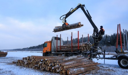 Верхнетоемское подразделение Группы компаний «Титан» готовит лес для весеннего сплава на предприятия Поморья
