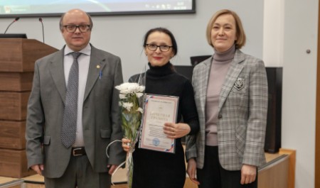 В преддверии Дня российской науки ученым Лавёровского центра вручили награды В преддверии Дня российской науки ученым Лавёровского центра вручили награды