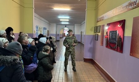 Архангельские школьники познакомились с работой спецназа "Сивуч"