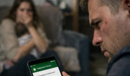 В Поморье северянин ограбил и чуть не задушил экс-жену с младенцем на руках