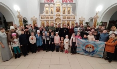 Атаман молодежного казачества Архангельской области побеседовал с детьми в храме святителя Тихона на Сульфате