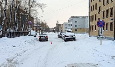 Перебегал вне «зебры»: в Северодвинске 14-летний школьник угодил под колеса авто