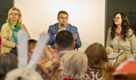 На фестивале «Бабушкины сказки» в Архангельске обсудили подходы к работе с особенными детьми