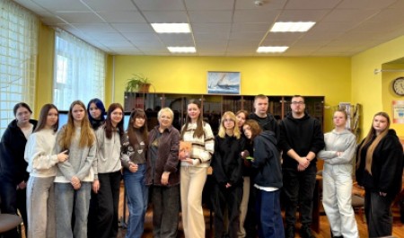 Студенты Технологического колледжа встретили автора нового романтического бестселлера