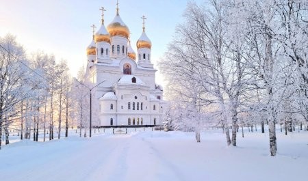 Митрополит Корнилий совершил заупокойную к родительской субботе Митрополит Корнилий совершил заупокойную к родительской субботе