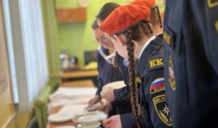 Глава Архангельска поздравил почти три тысячи кадетов с праздником