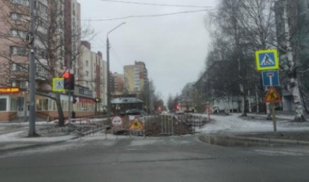 Улица Попова в Архангельске встанет на двое суток: там вводят полное перекрытие