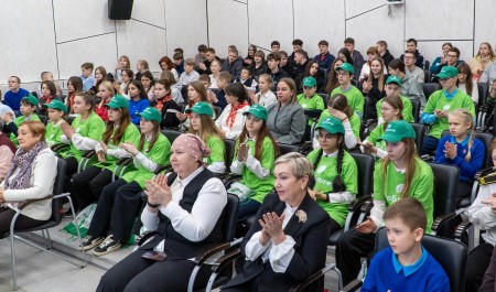 В Архангельске начал работу экологический центр В Архангельске начал работу экологический центр