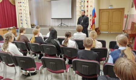 Отцы и дети. На вечную тему побеседовал глава епархиального миссионерского отдела с воспитанниками архангельской школы Отцы и дети. На вечную тему побеседовал глава епархиального миссионерского отдела с воспитанниками архангельской школы