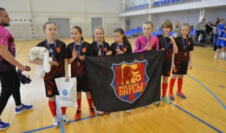 Команда девочек клуба «Барсы» – бронзовый призер первенства СЗФО по футзалу