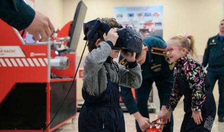 Сотрудники Академии ГПС МЧС России исполнили мечту детей