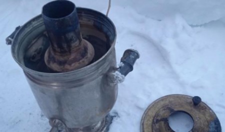 Самовар довел до пожара: в Котласе едва не сгорела хозпостройка