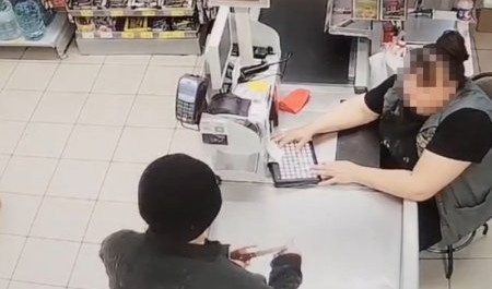 Коряжма. Пришел разбойник в магазин