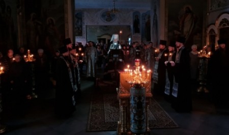 Митрополит Корнилий совершил повечерие с чтением Великого канона преподобного Андрея Критского в Ильинском соборе Архангельска Митрополит Корнилий совершил повечерие с чтением Великого канона преподобного Андрея Критского в Ильинском соборе Архангельска